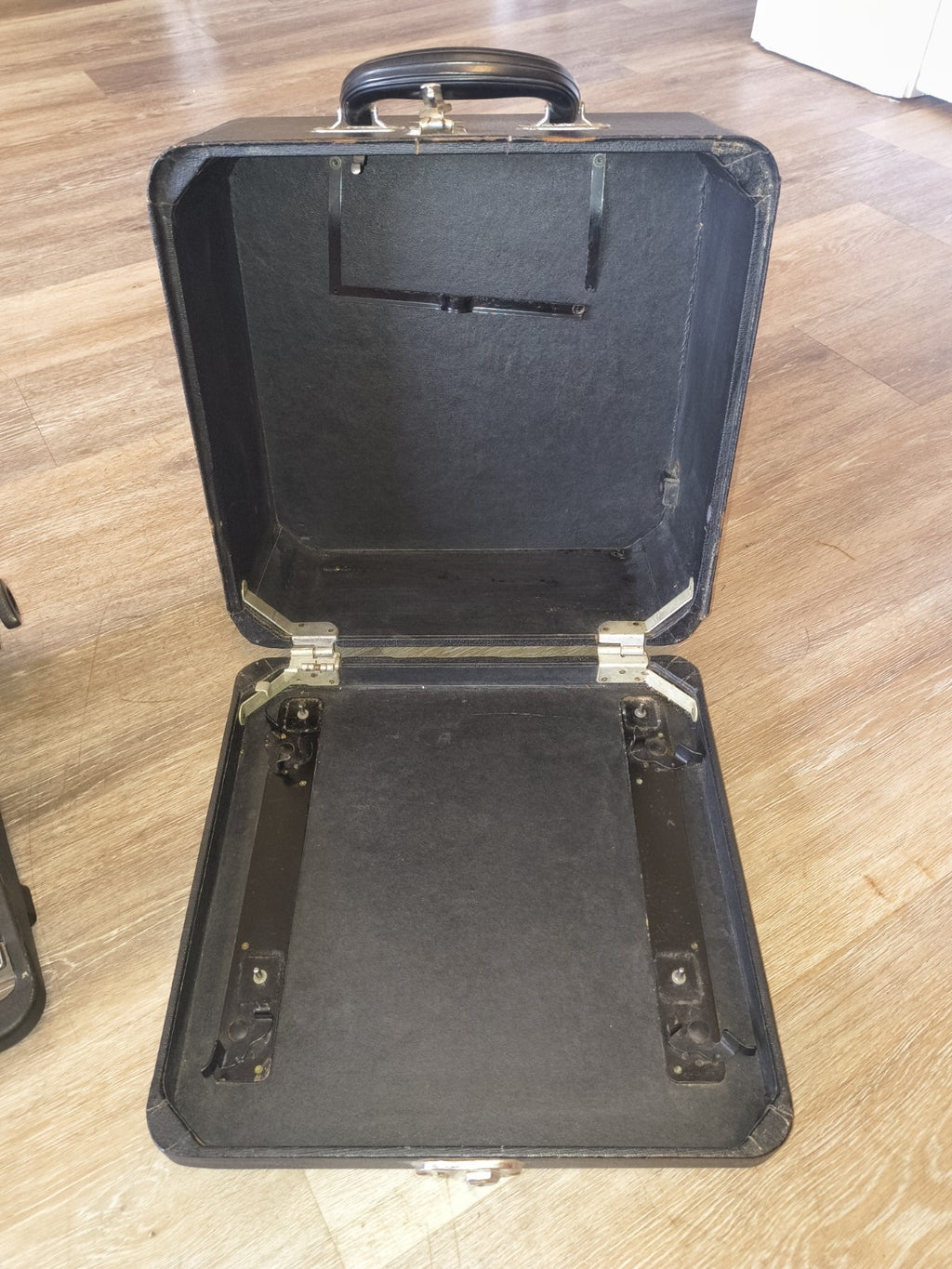 Typewriter Royal Quiet De Luxe - 1947 Post War - Ready to Use with Case
