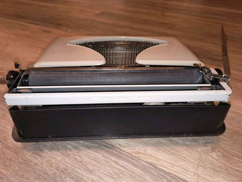 Remington Envoy Typewriter • Ready for Work & Play Condition • Cream w Case Pica