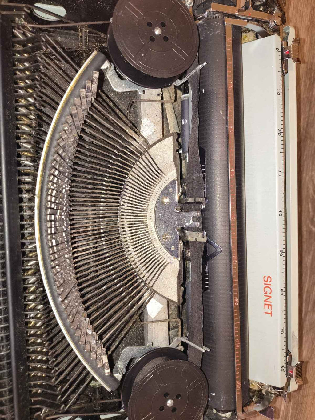 Royal Signet Typewriter – Cleaned & Fully Working – With Case & Ready to Use