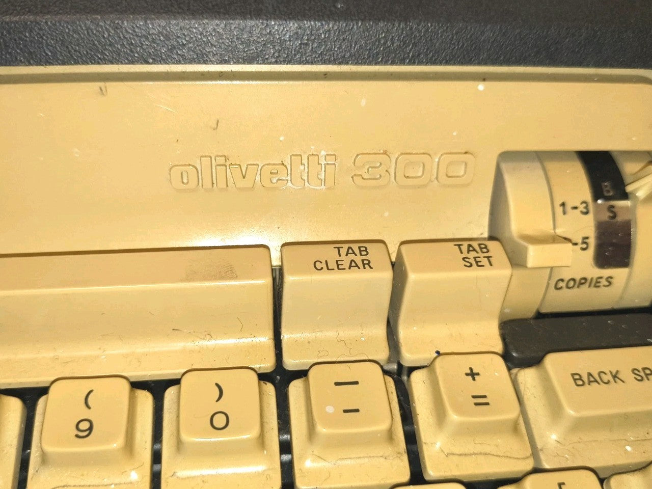 Olivetti 300 Electric Typewriter — Perfect Working Condition — Vintage Office