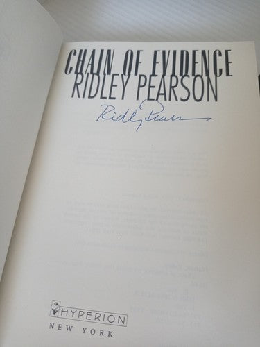 Chain of Evidence by Ridley Pearson 1st Edition 1st Printing Signed 1995