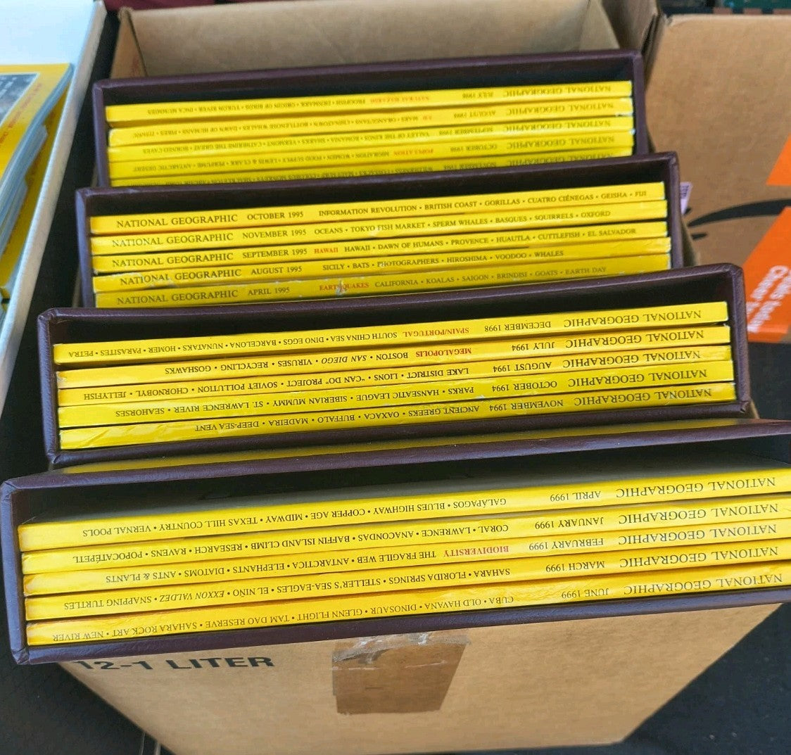 Vintage National Geographic Magazine Lot of 18 Random Selection