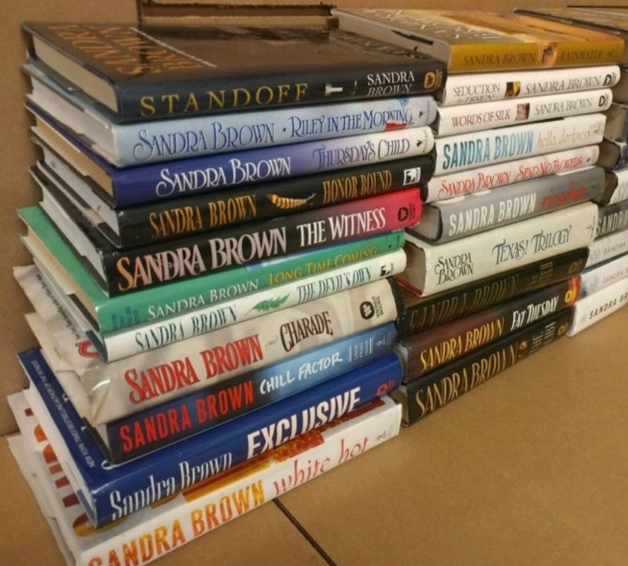 Lot of 9 Hardcover Thrillers – Very Good Condition